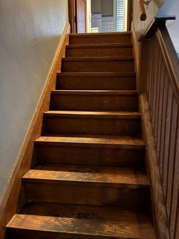 548 S Diamond St - Photo 2 of 6