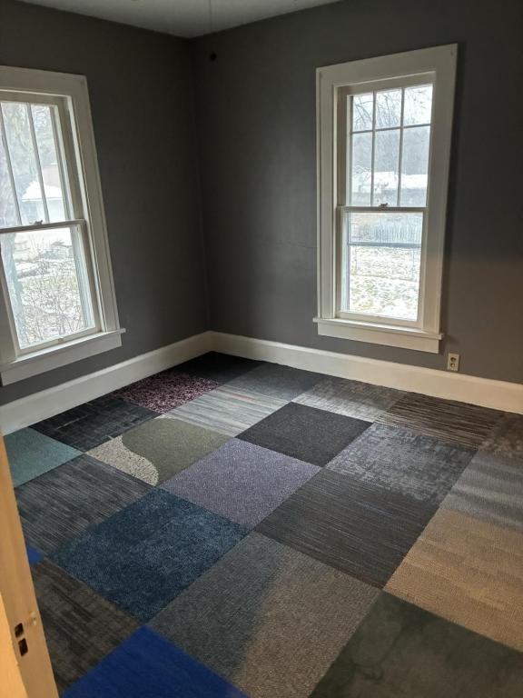 548 S Diamond St - Photo 3 of 6