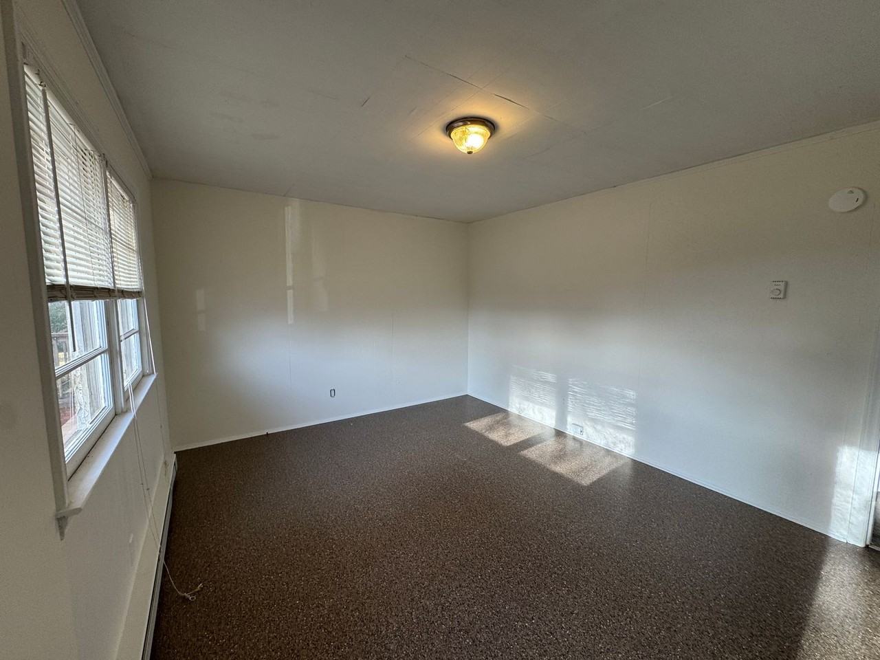 215 Nutall Dr - Photo 3 of 13