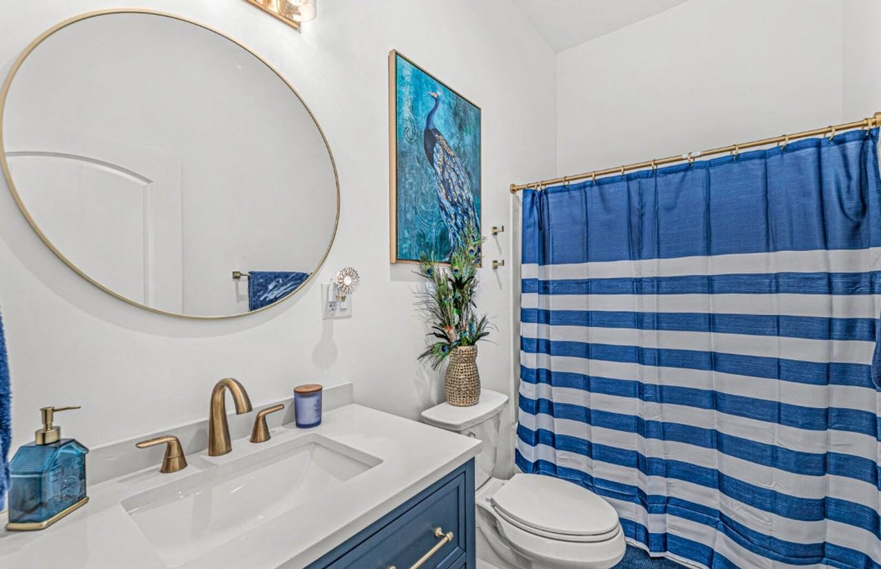 2428 N Gale St - Photo 2 of 6