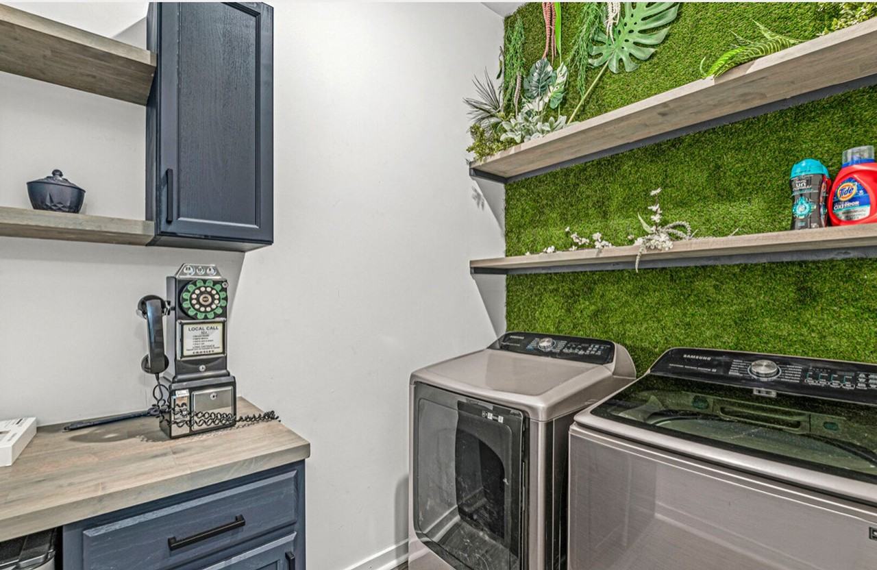 2428 N Gale St - Photo 5 of 6