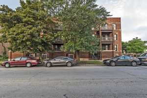 featured image of 221 E 60th St