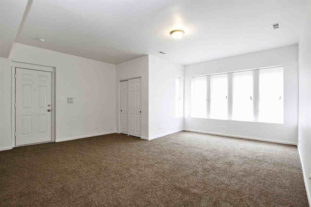 6224 S Dr Martin Luther King Jr Dr Chicago, IL 60637 - Photo 5 of 35