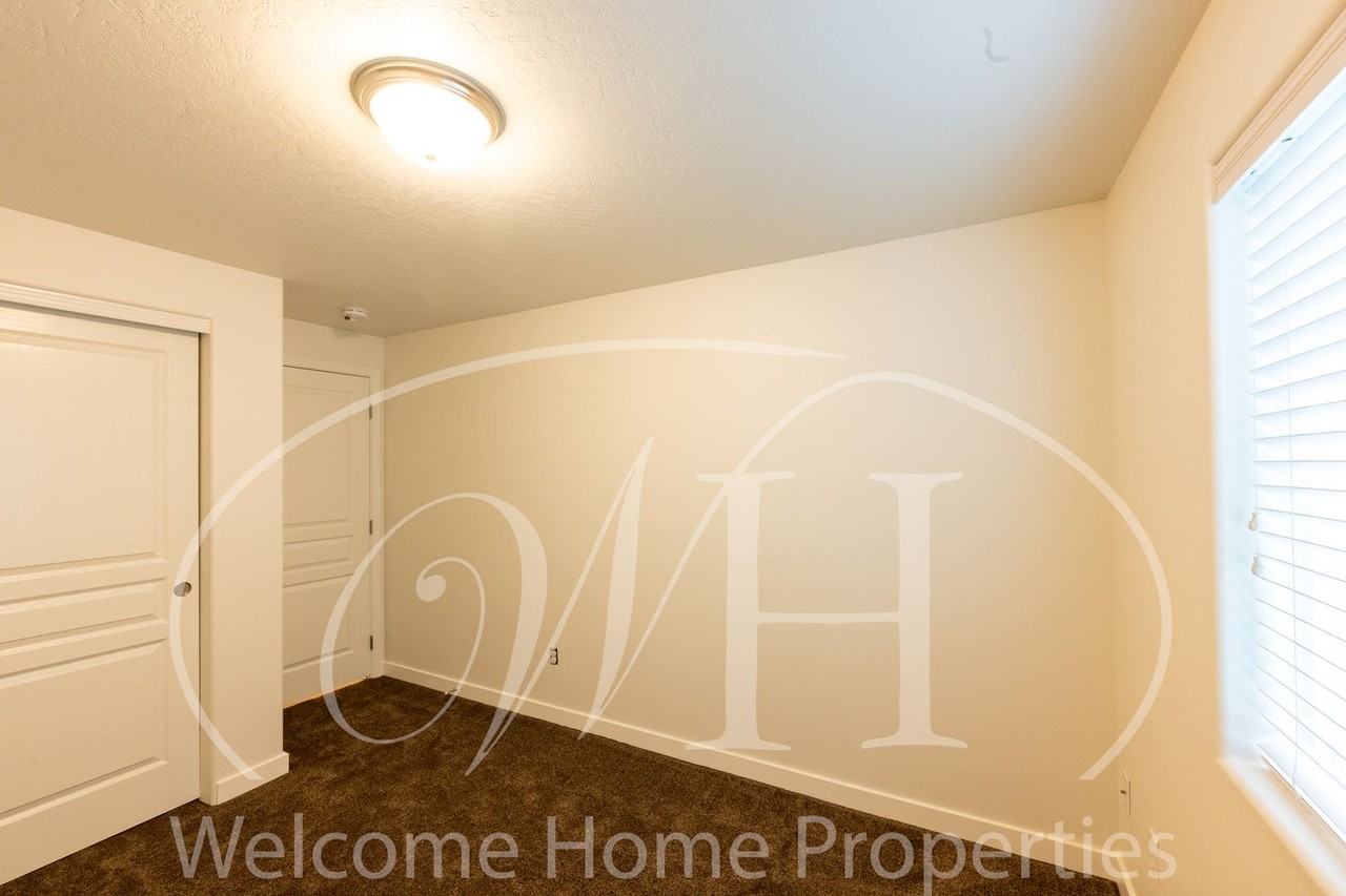 1330 Sw Greeley St - Photo 4 of 28