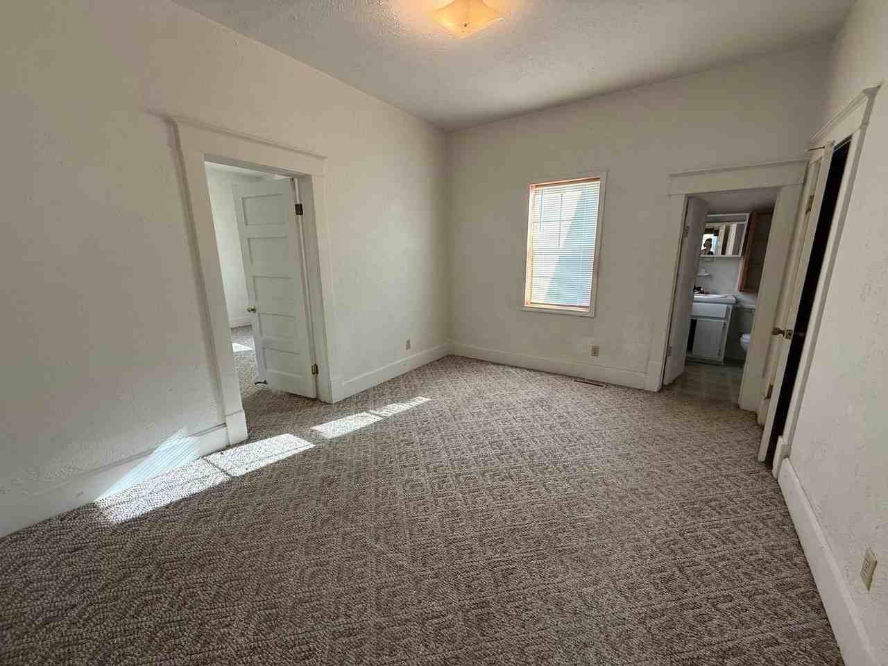 102 S Connor Ave - Photo 7 of 15