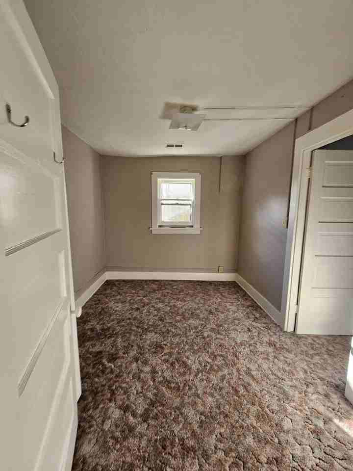 539 S Mckinley St - Photo 2 of 12