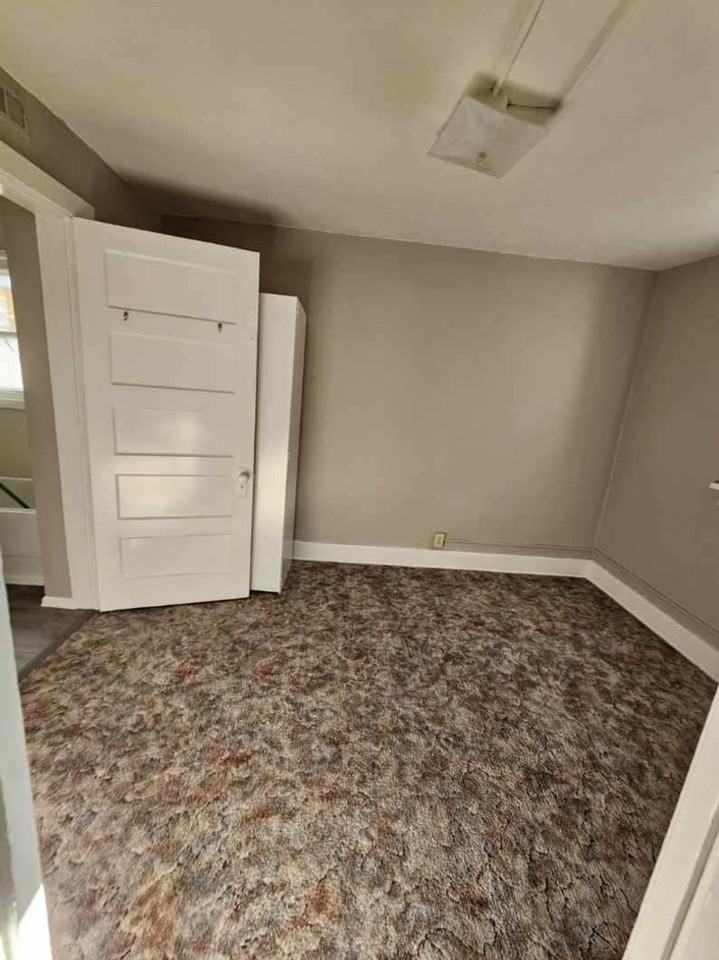 539 S Mckinley St - Photo 3 of 12