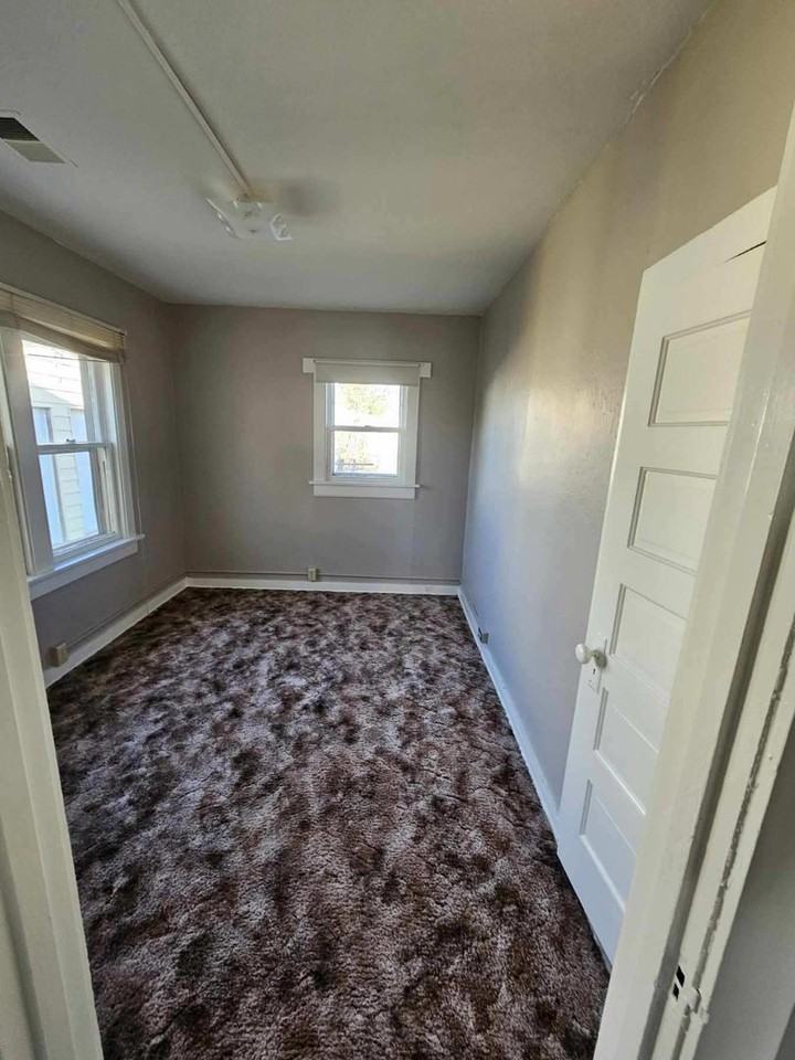 539 S Mckinley St - Photo 5 of 12