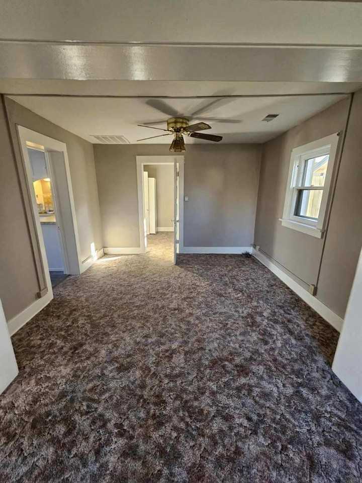 539 S Mckinley St - Photo 7 of 12