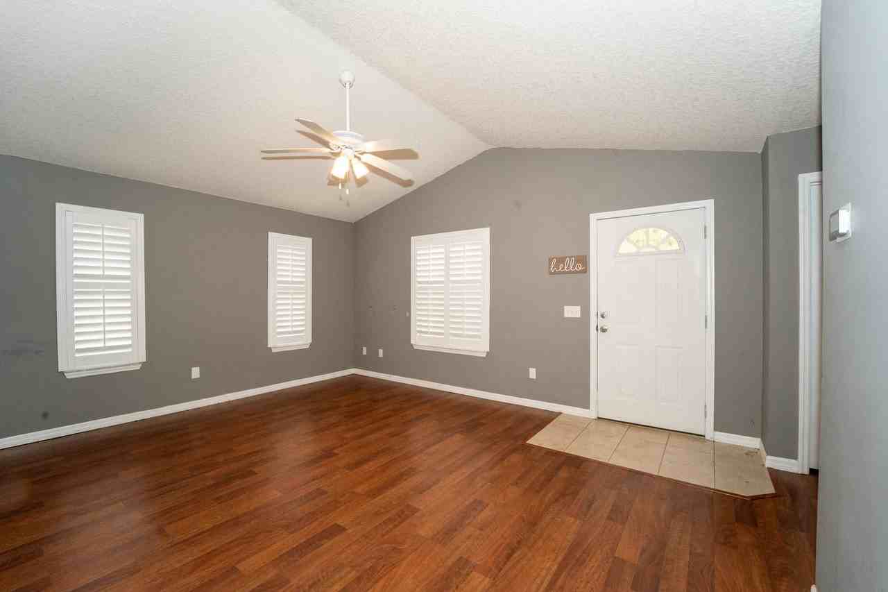 841 Helen St - Photo 2 of 34