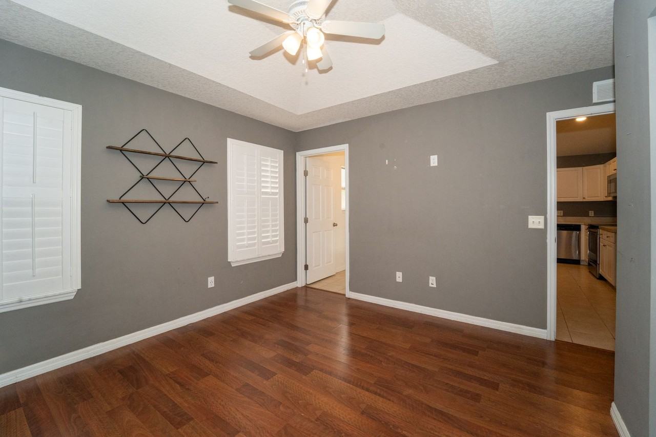 841 Helen St - Photo 4 of 34