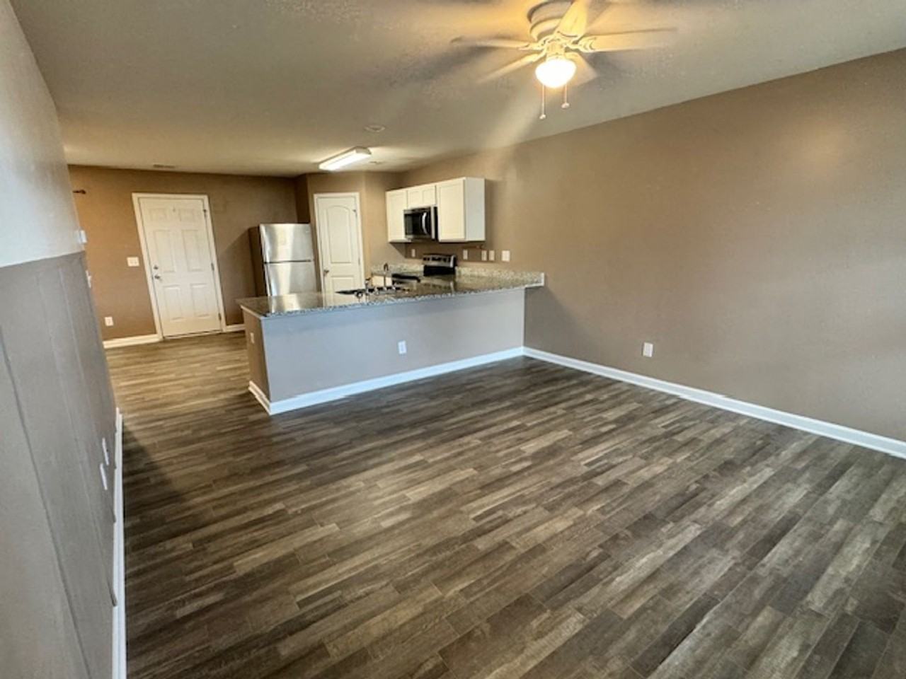 201 Sanford Ave - Photo 2 of 15