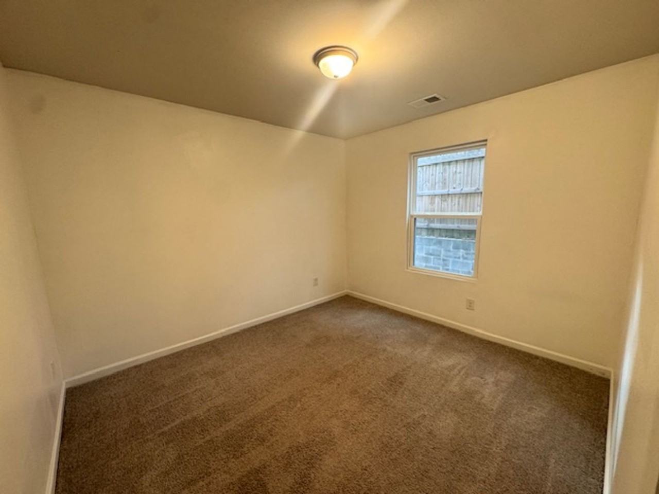 201 Sanford Ave - Photo 5 of 15