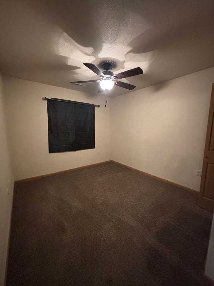 810 S 8th St - Photo 6 of 14