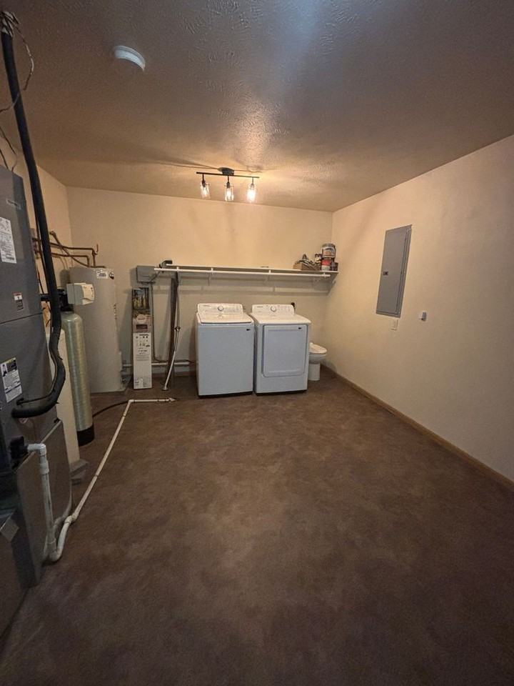 810 S 8th St - Photo 5 of 14