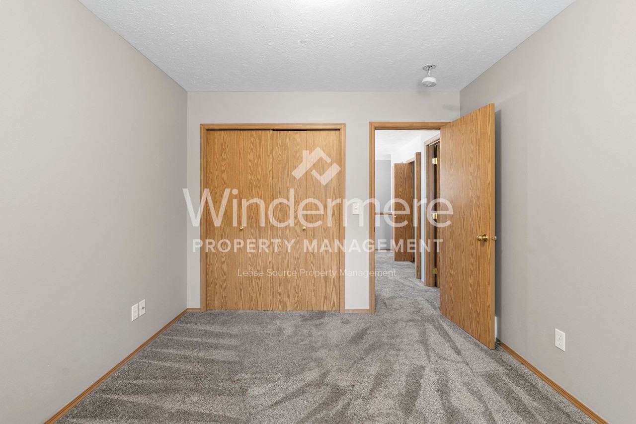 2828 S Arthur St - Photo 5 of 50