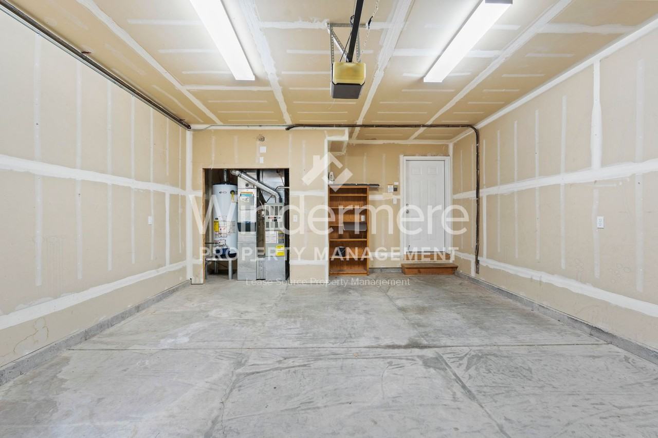 2828 S Arthur St - Photo 6 of 50