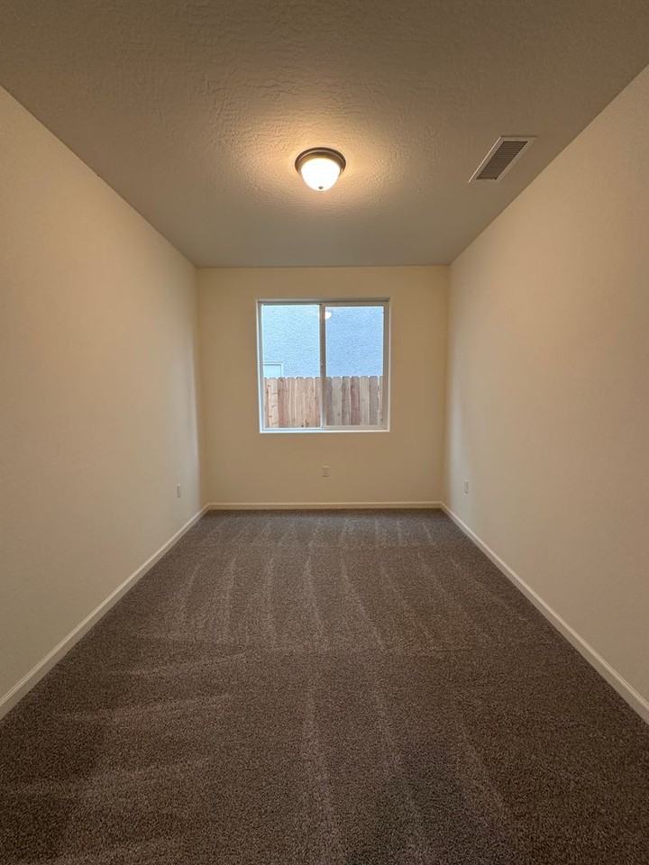 30520 Delancy Rd - Photo 5 of 24