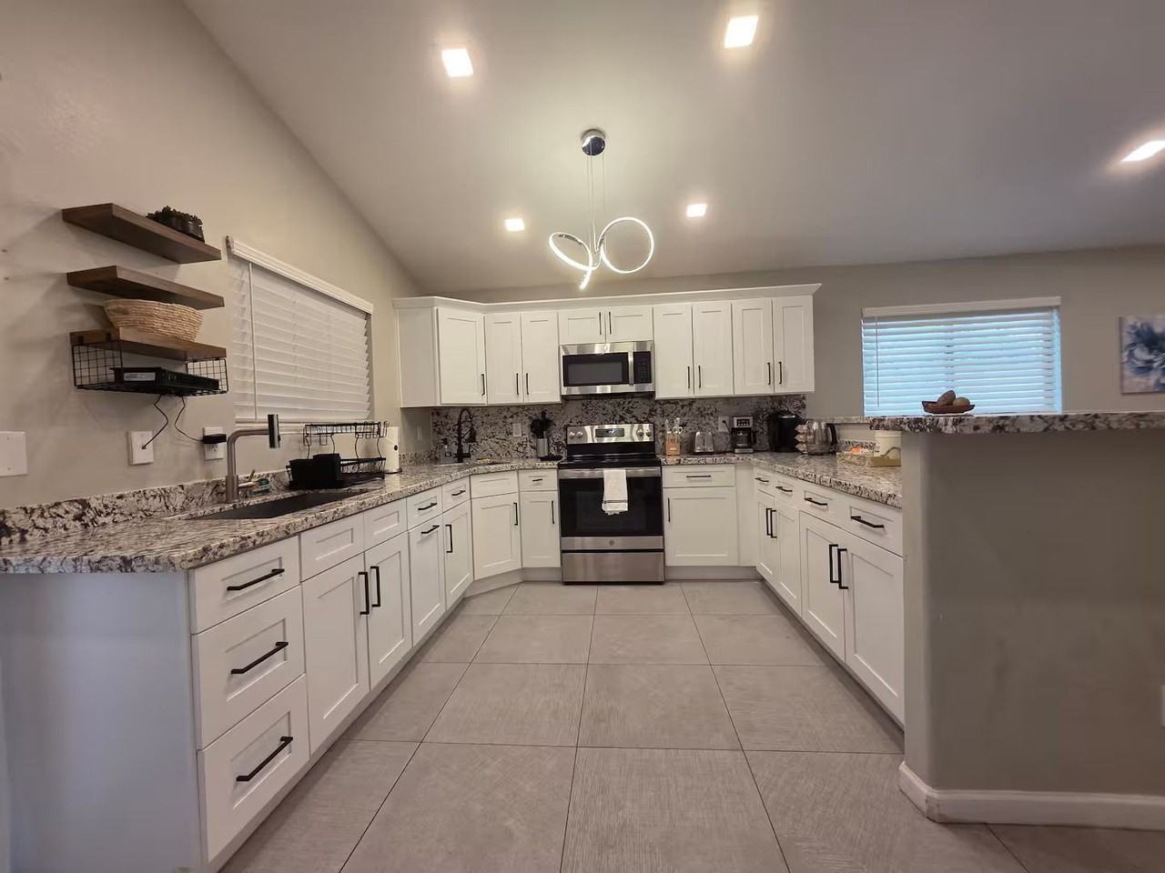 1362 E 10th St - Photo 7 of 16