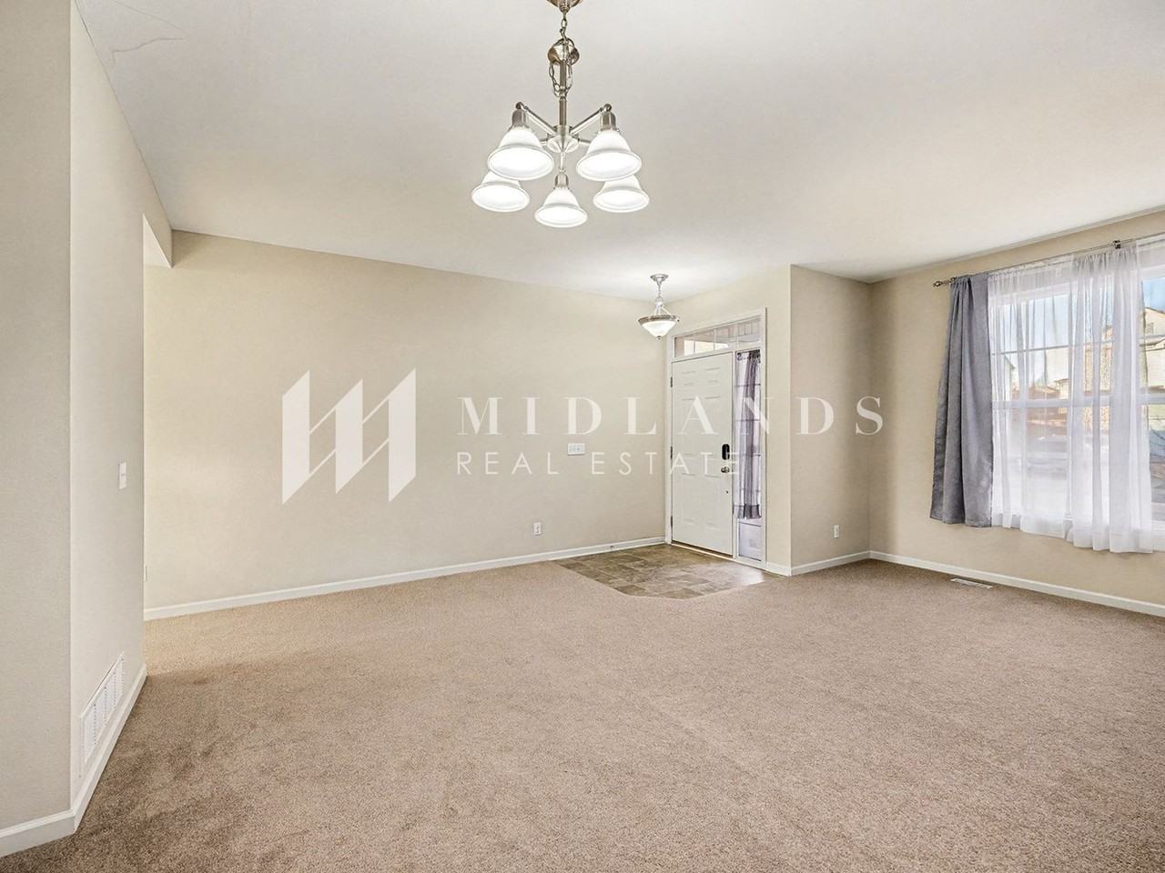 8417 S 65th St - Photo 2 of 18