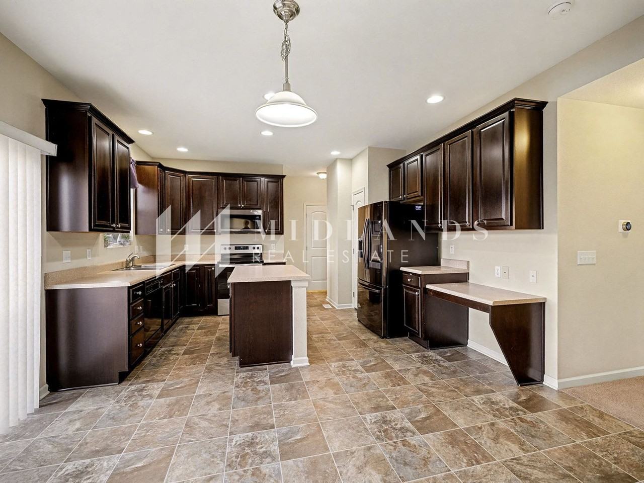 8417 S 65th St - Photo 5 of 18