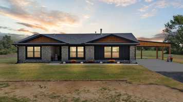 featured image of 11325 11325 N 123rd Ave