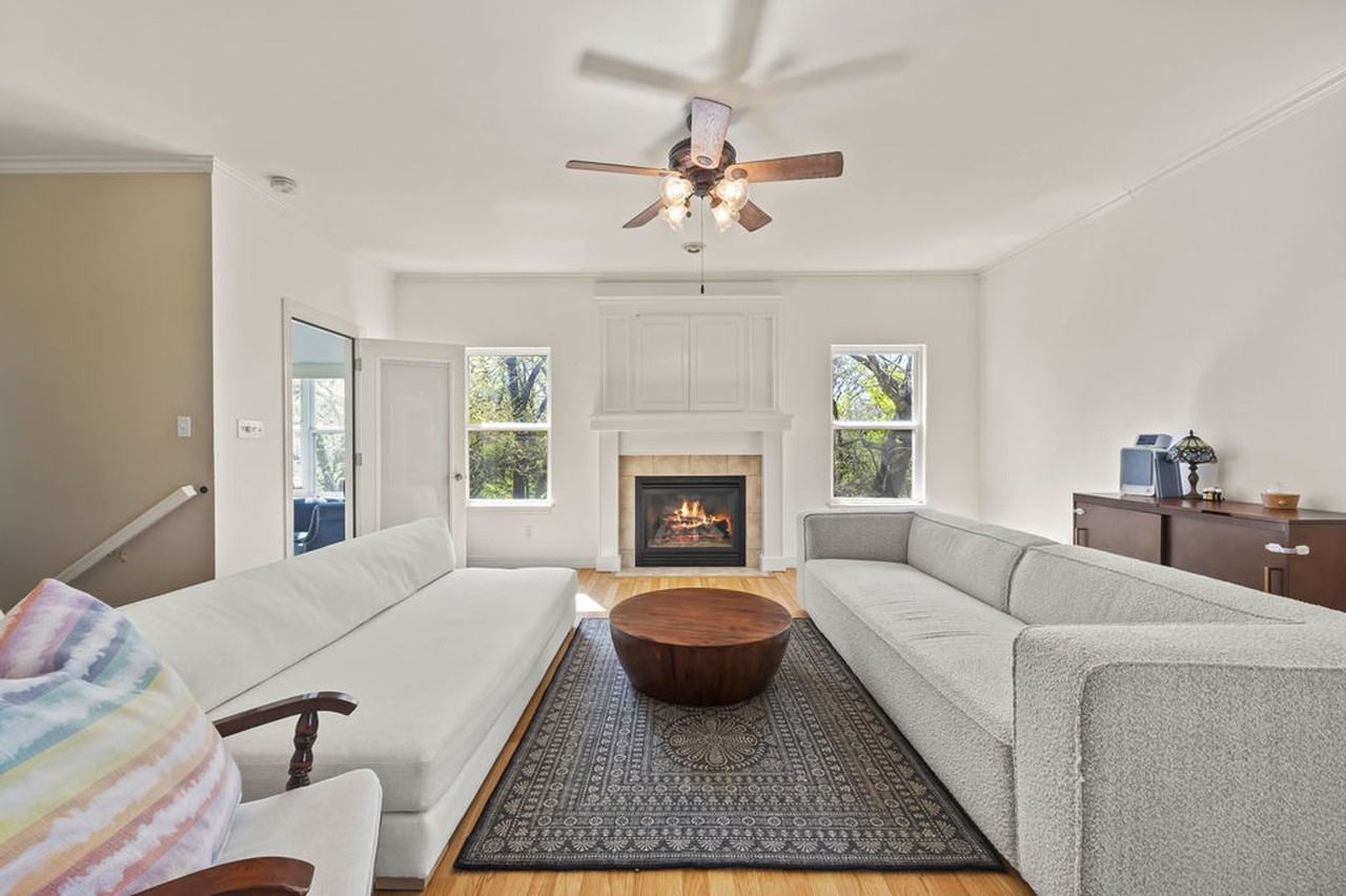 2 Churchwell Ct - Photo 3 of 32