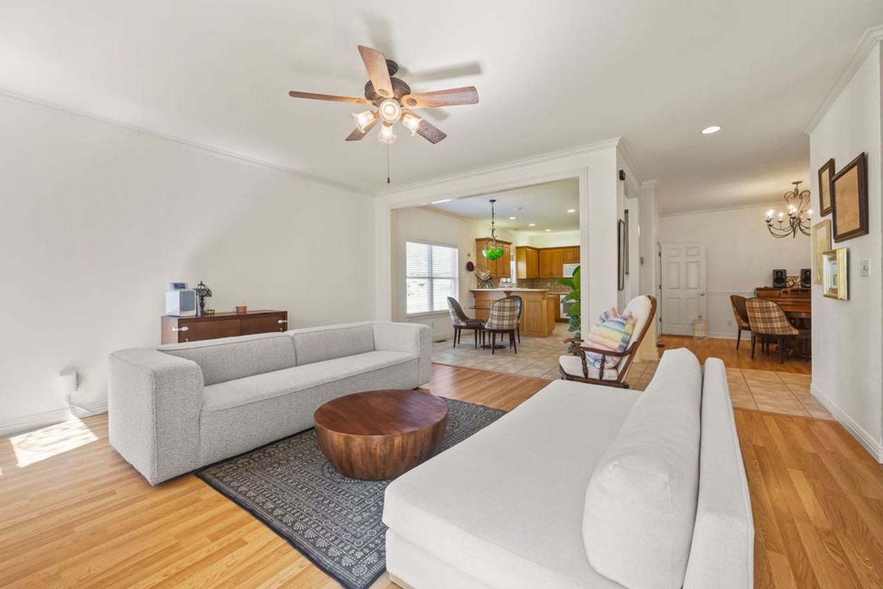 2 Churchwell Ct - Photo 7 of 32