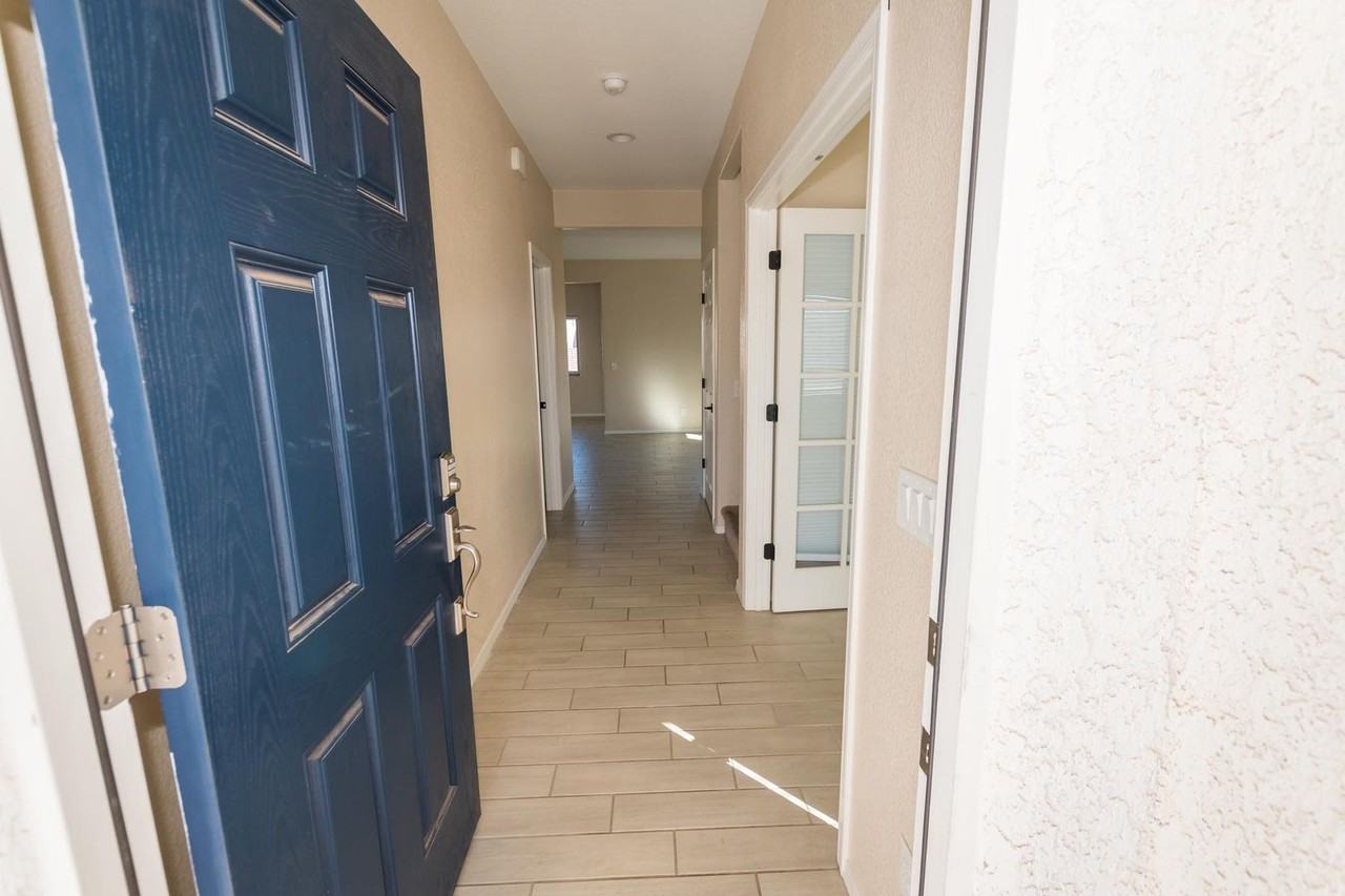 3898 Big Bend St - Photo 4 of 45