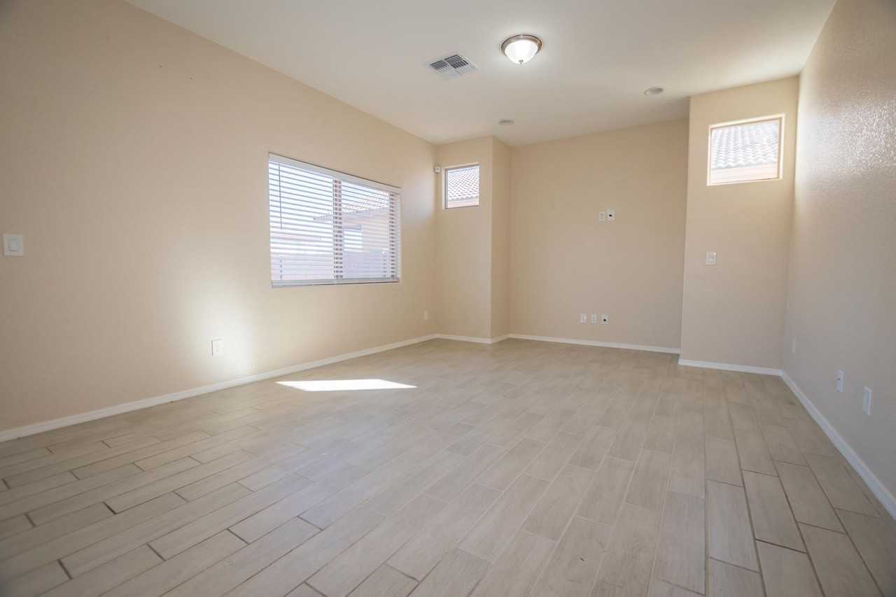 3898 Big Bend St - Photo 5 of 45