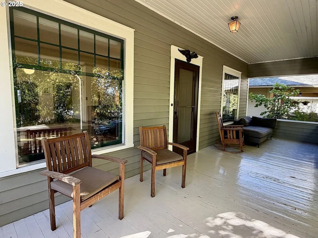 1702 Cedar St - Photo 3 of 27