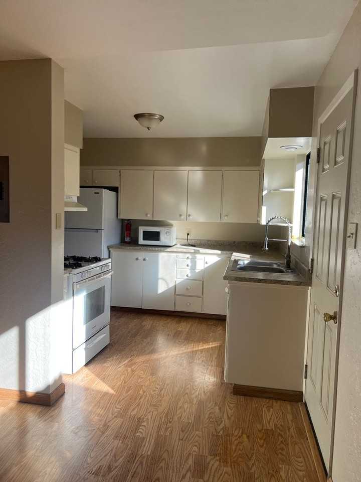 116 Park Ave - Photo 2 of 18