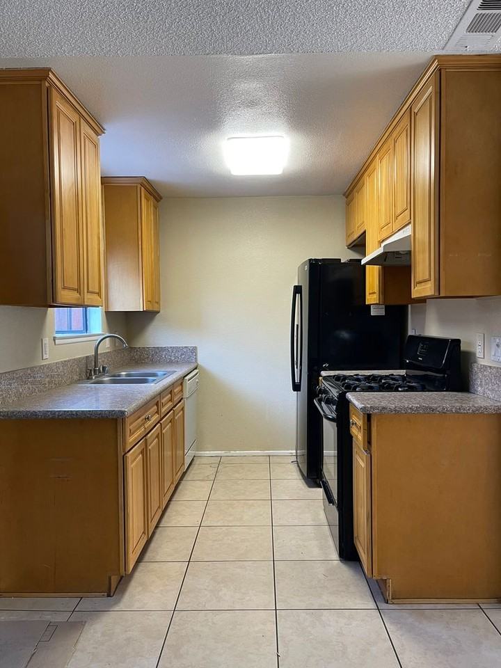 166 E Merrill Ave - Photo 4 of 13