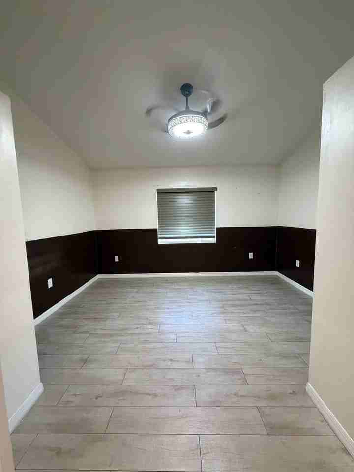 502 W 9th St - Photo 2 of 15