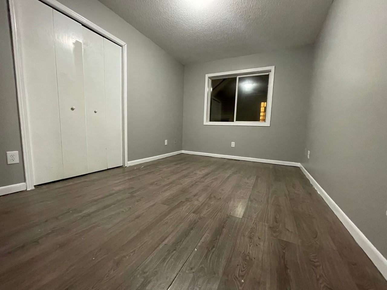 2912 Clinton Ave - Photo 4 of 9