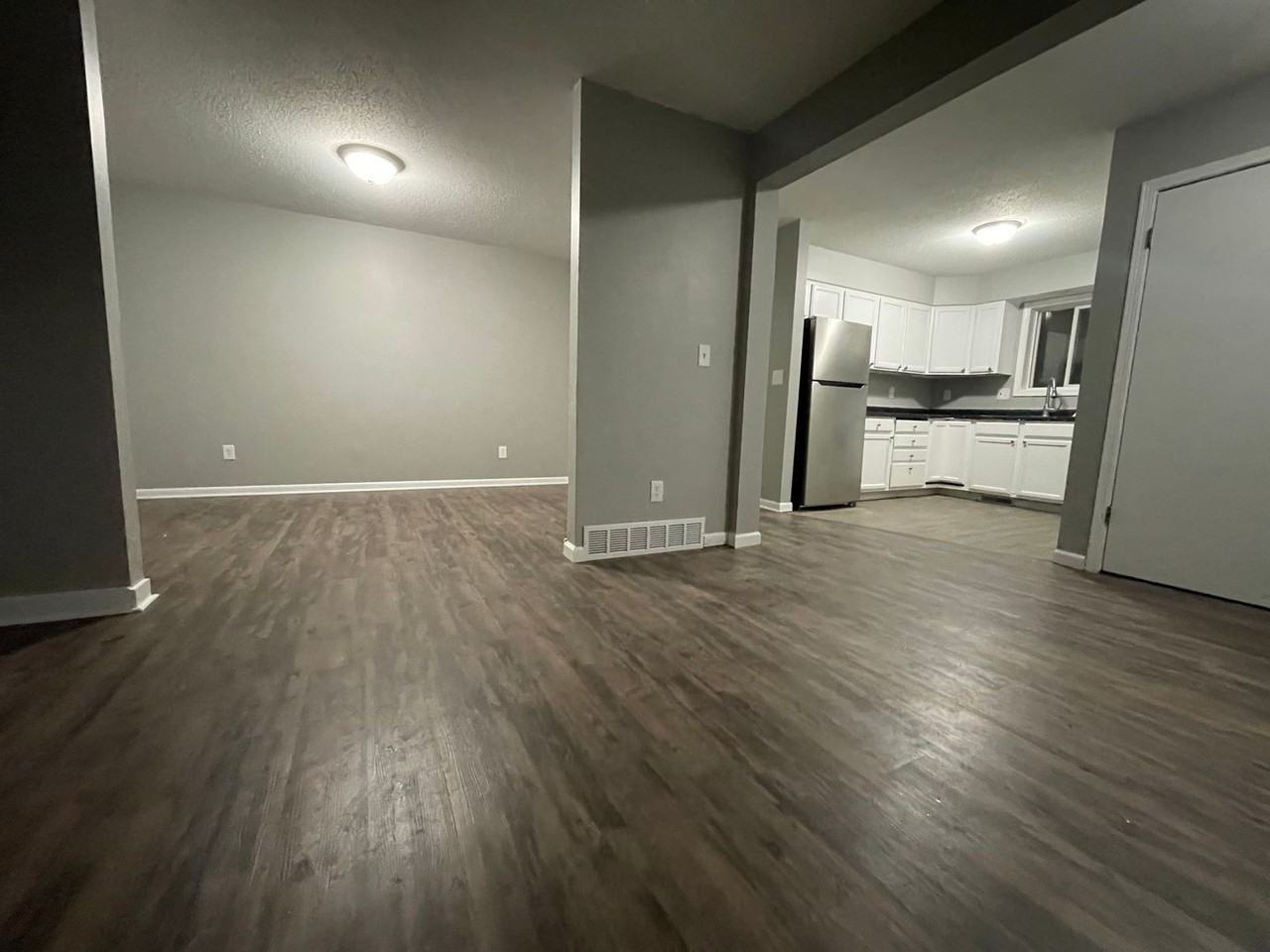 2912 Clinton Ave - Photo 7 of 9