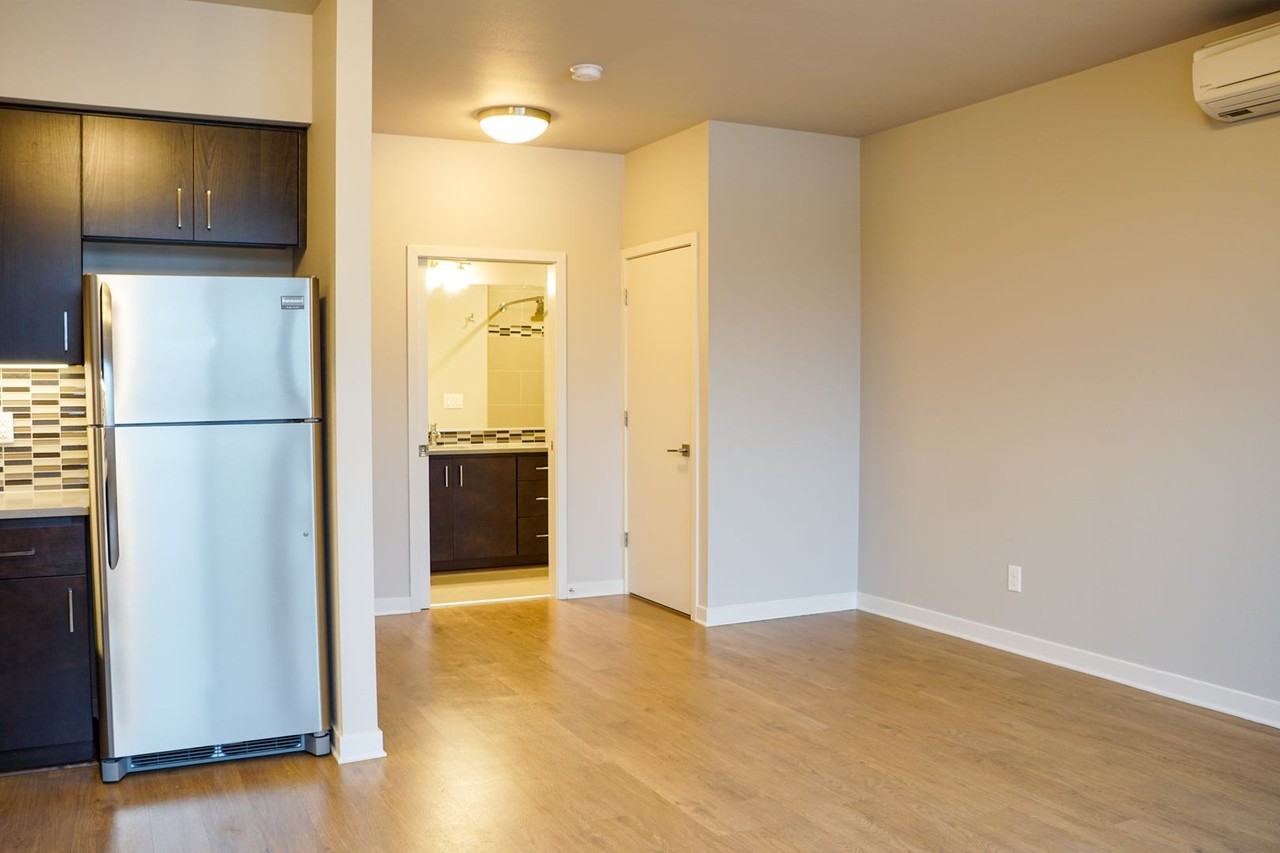 2250 Ne Glisan St #402 - Photo 6 of 9