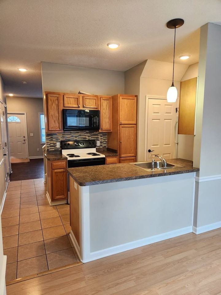 675-695 Skinnersville Rd. - Photo 6 of 47