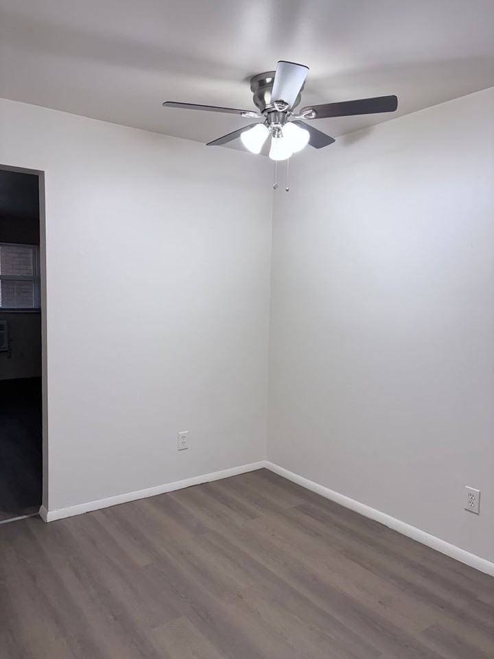 1140 Bishop Dr #C - Photo 5 of 9