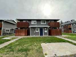 featured image of 755 Lakeside Dr