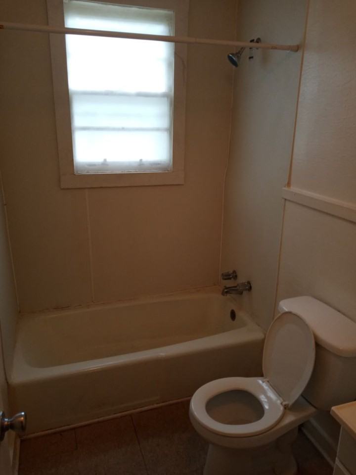 2916 Thomas St - Photo 5 of 6