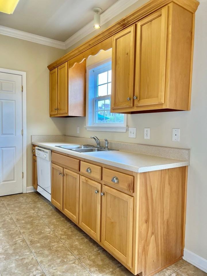 2271 Dewey Dr #E3 - Photo 7 of 19