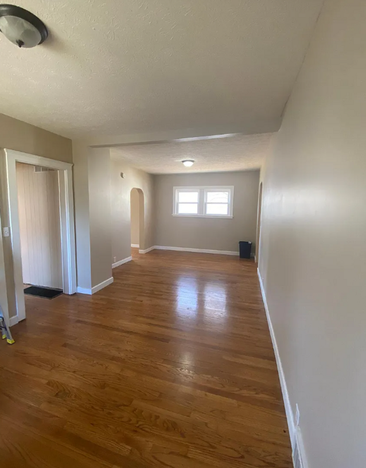 2220 Charles St - Photo 3 of 7