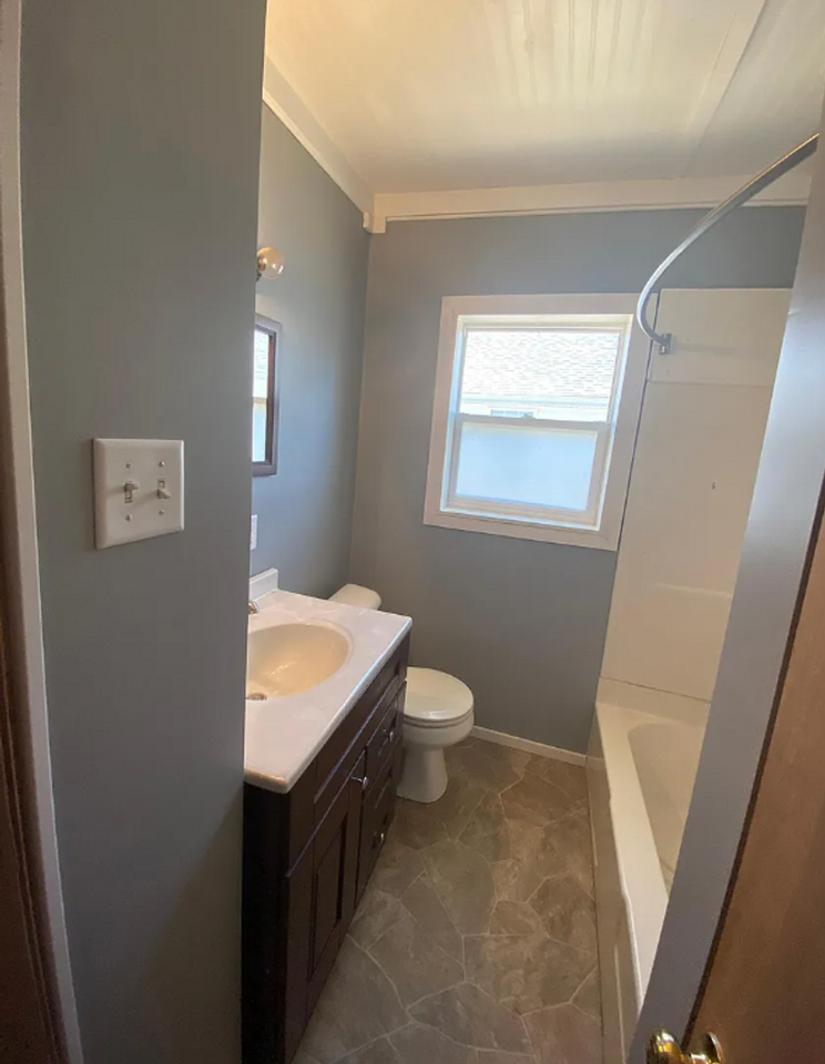 2220 Charles St - Photo 6 of 7