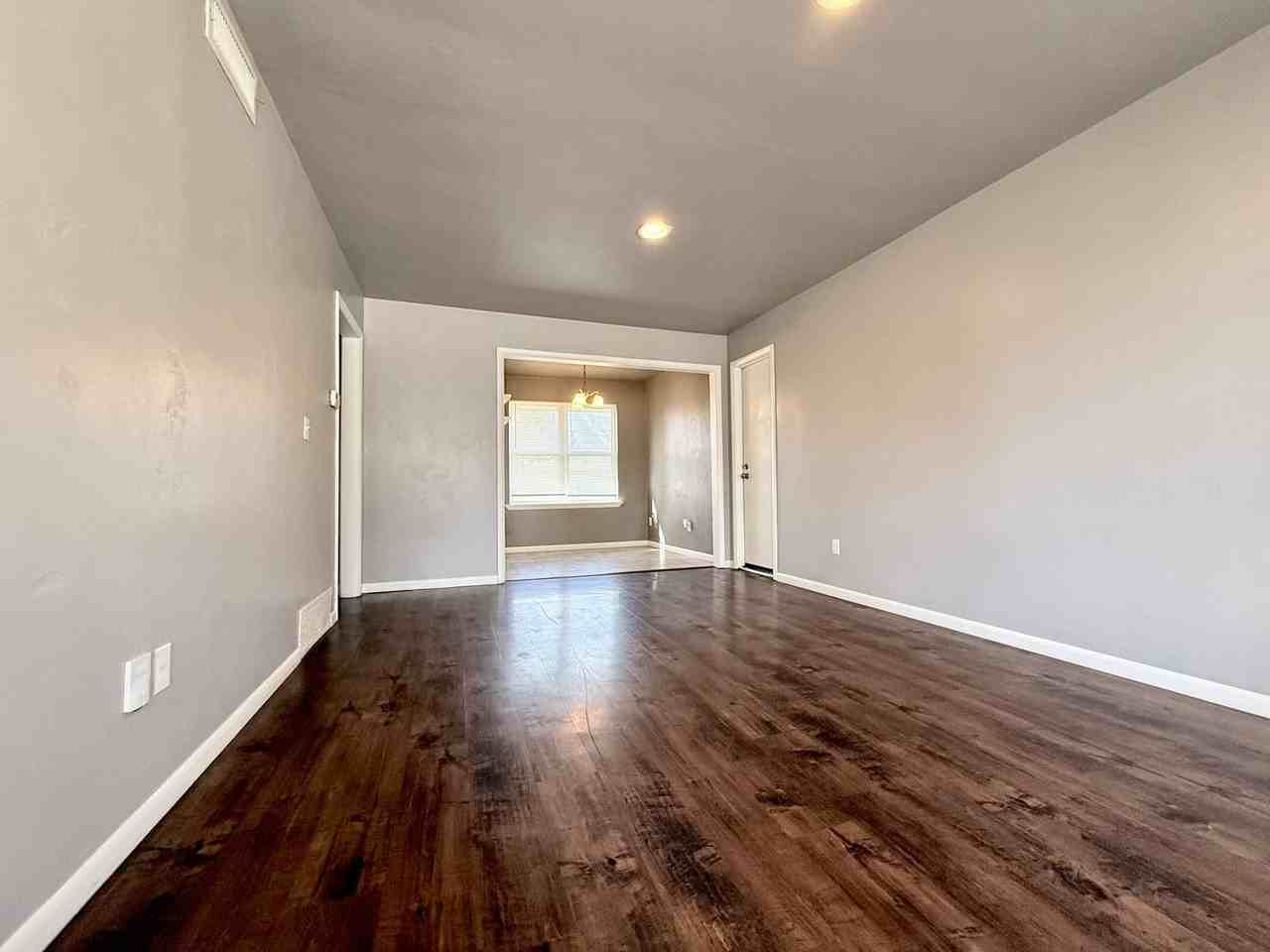 9517 Ridgeview Dr - Photo 3 of 13