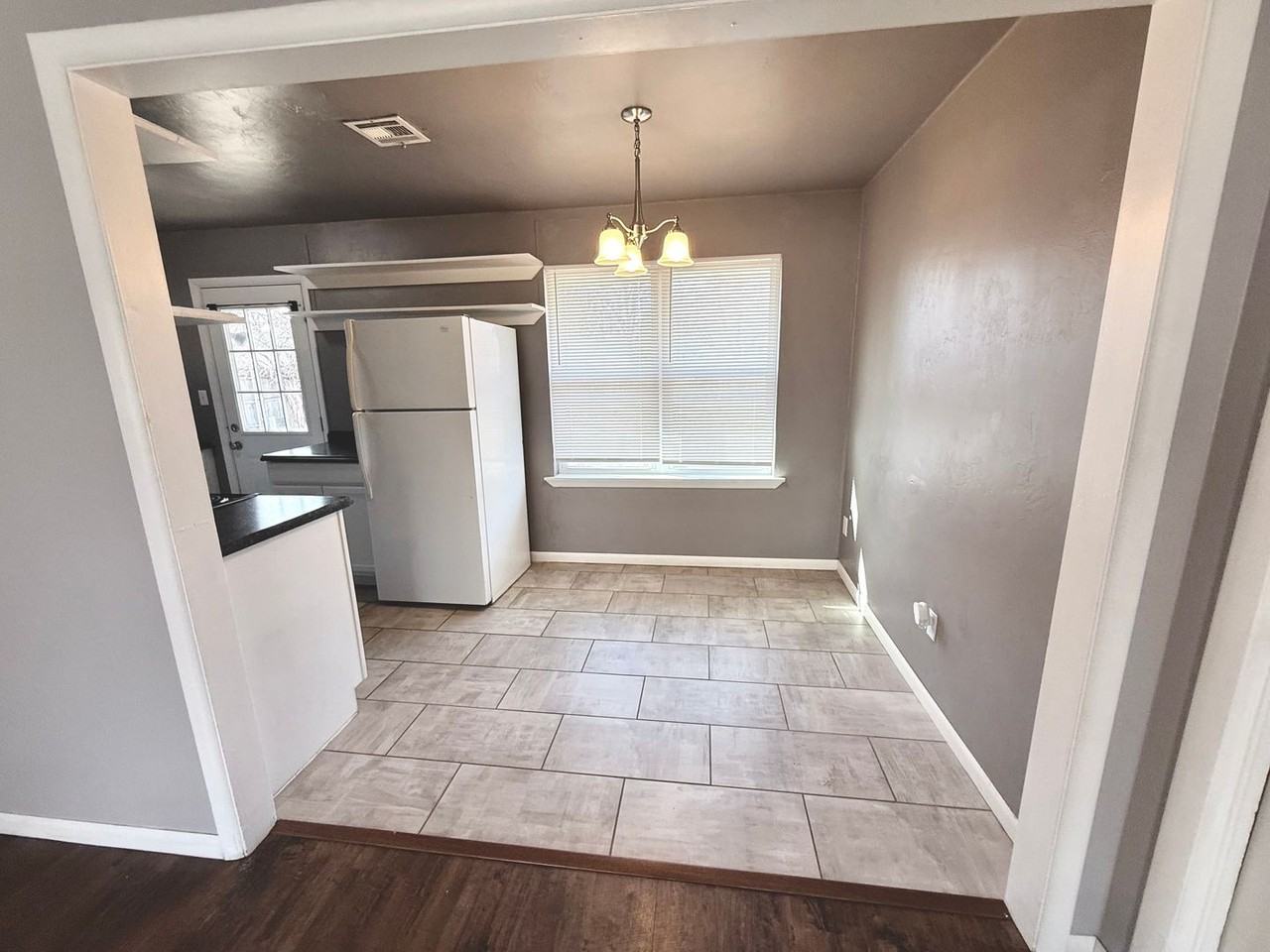 9517 Ridgeview Dr - Photo 4 of 13