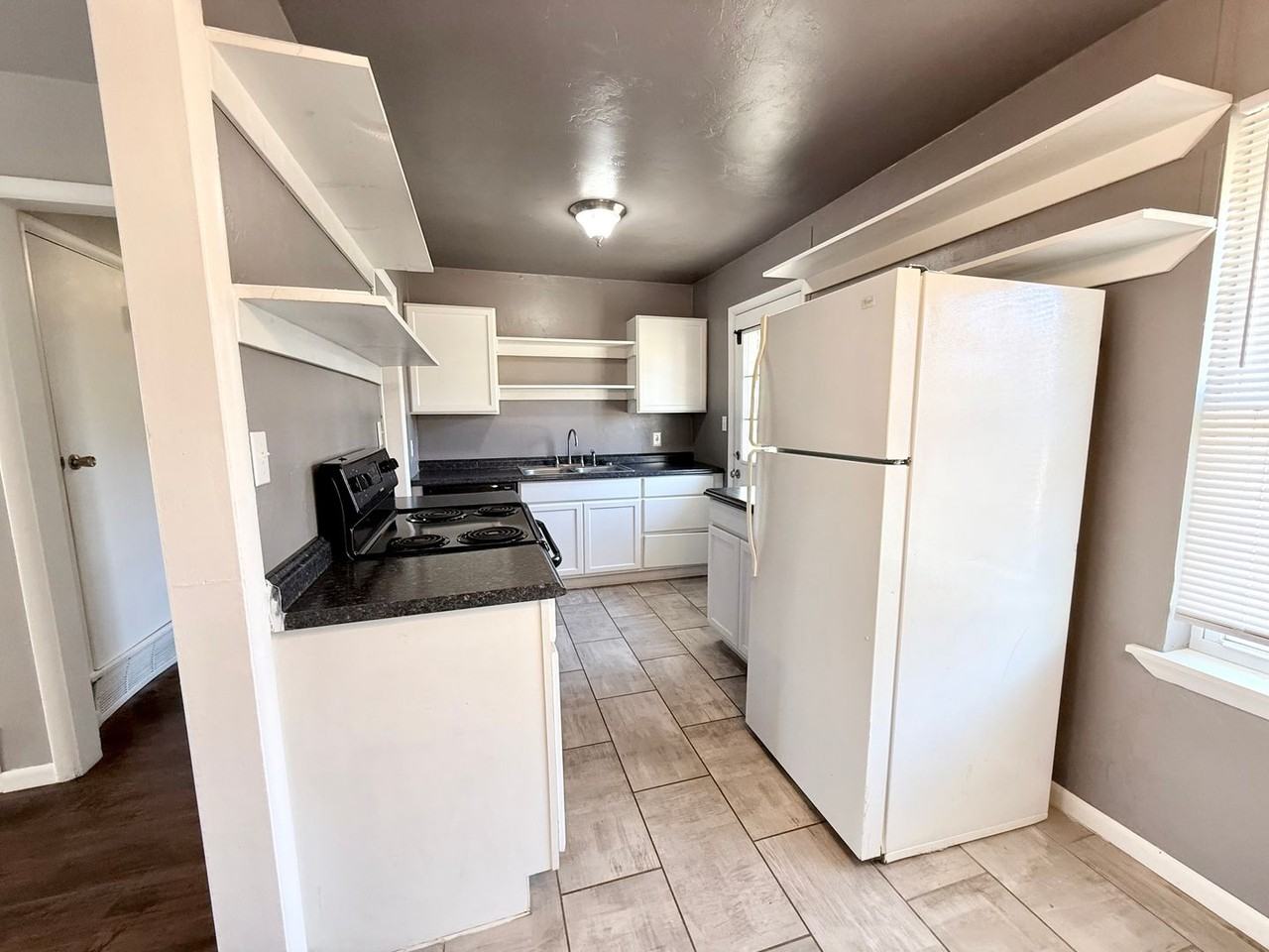 9517 Ridgeview Dr - Photo 5 of 13