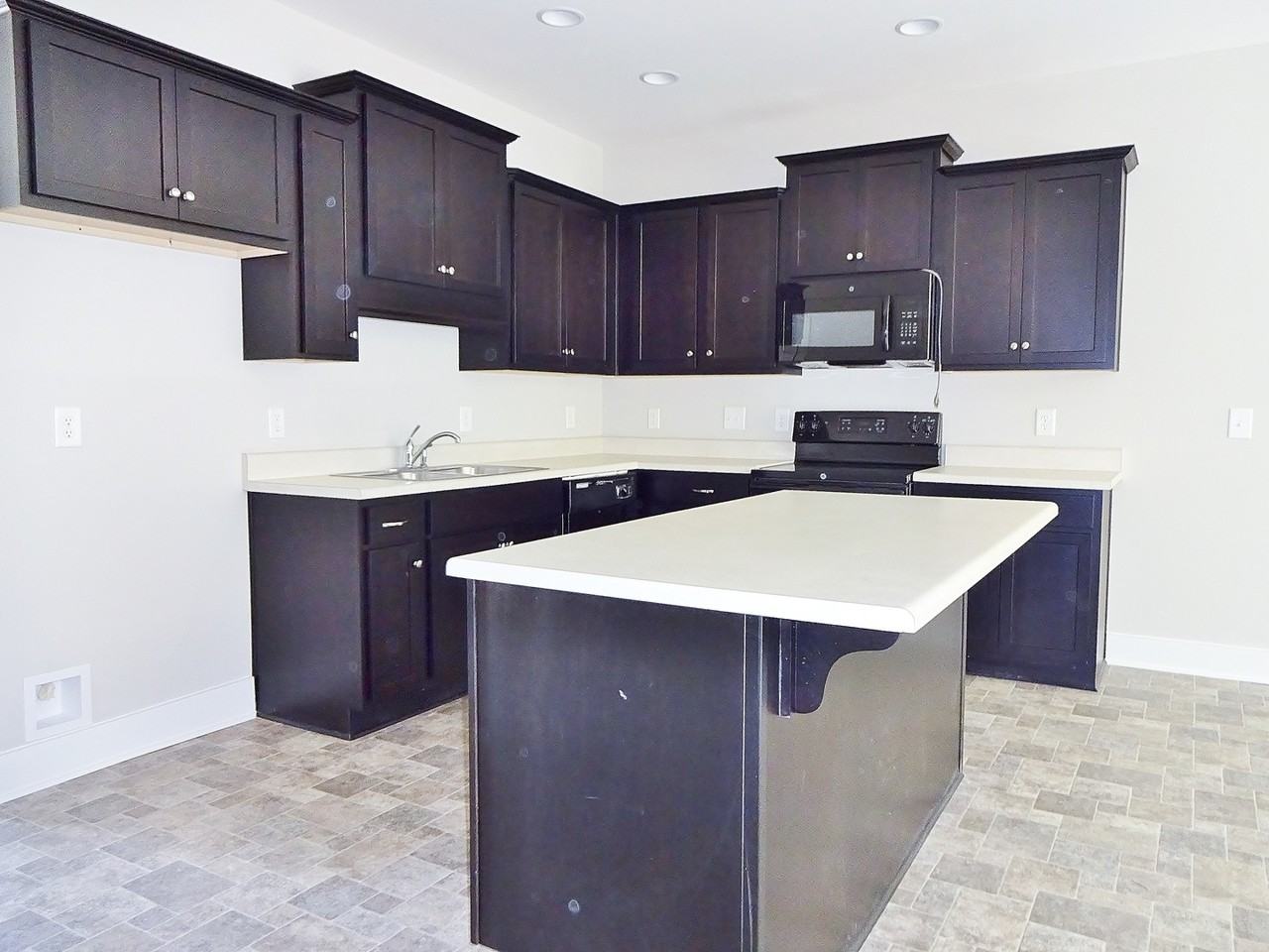 4371 Shivas Way - Photo 5 of 33