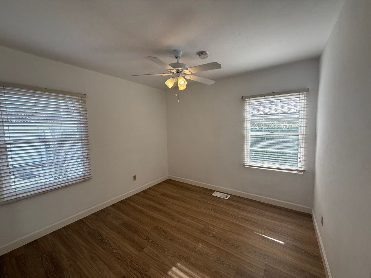 4531 56th St - Photo 7 of 11