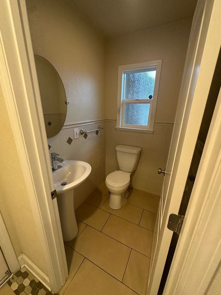 8 Pleasant Ridge Ave - Photo 7 of 50